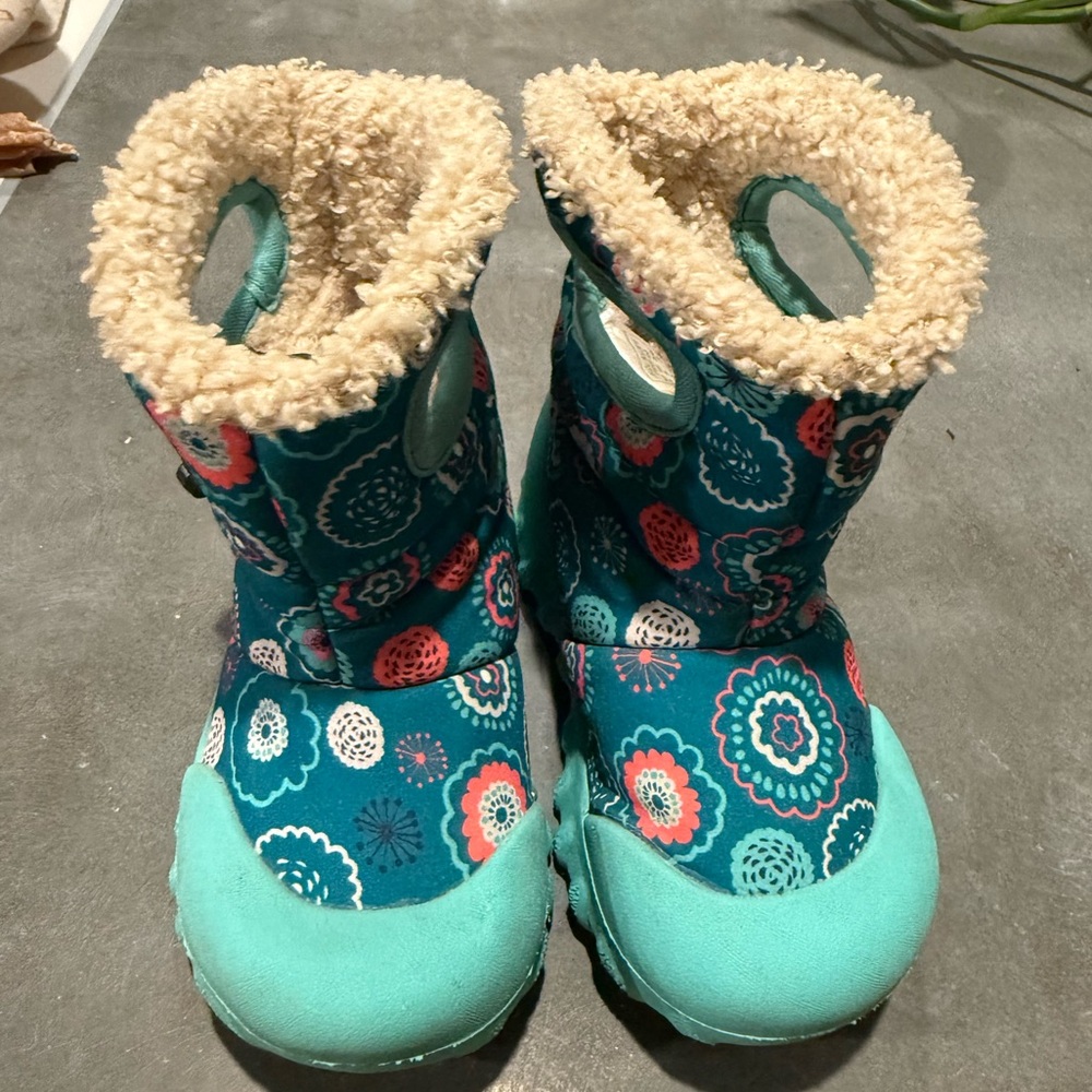 Infant size 6 Bog boots